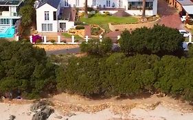 Manor On The Bay